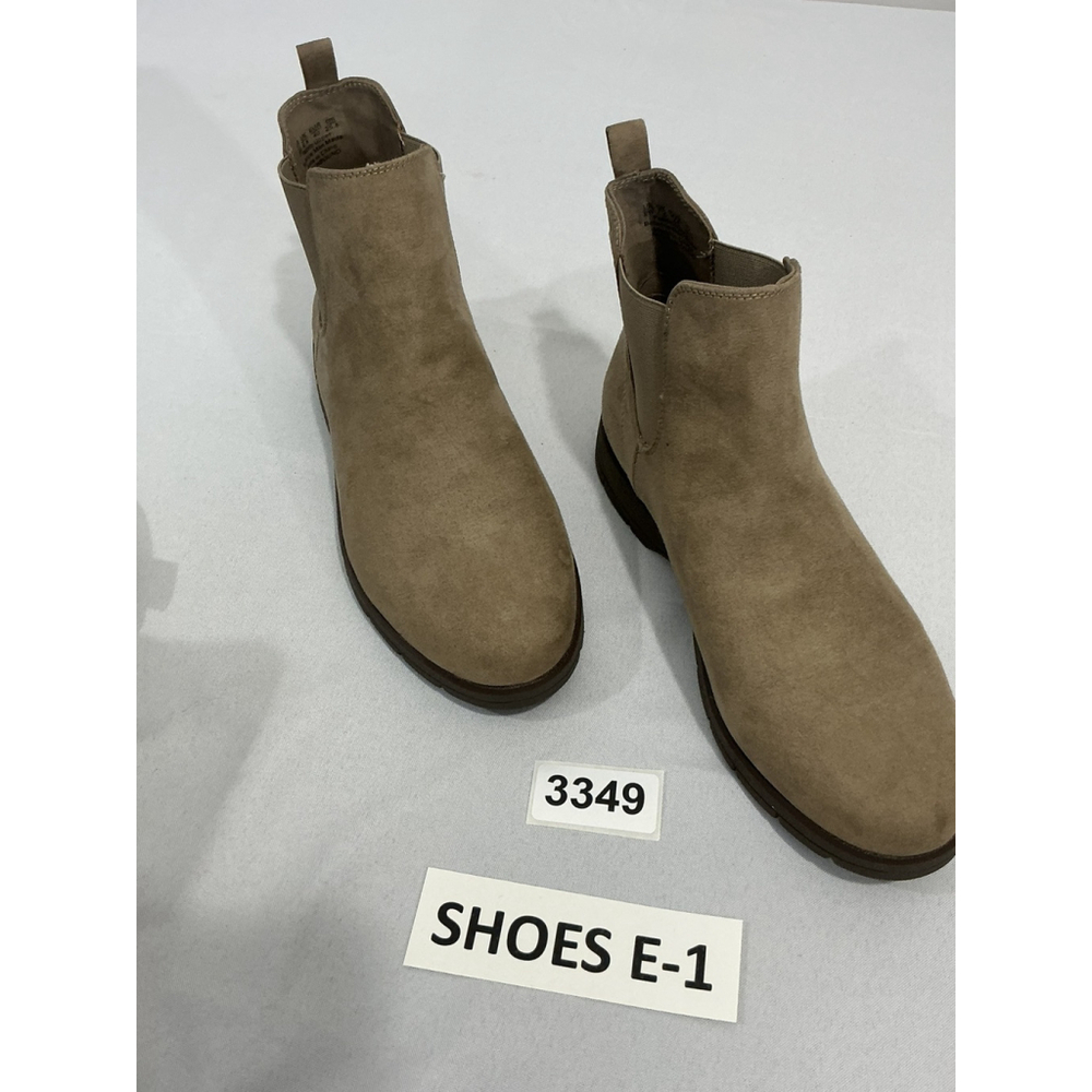 Womans Dr Scholls Northbound Size 9 W Tan Pull On Flat Ankle Boots NWOT